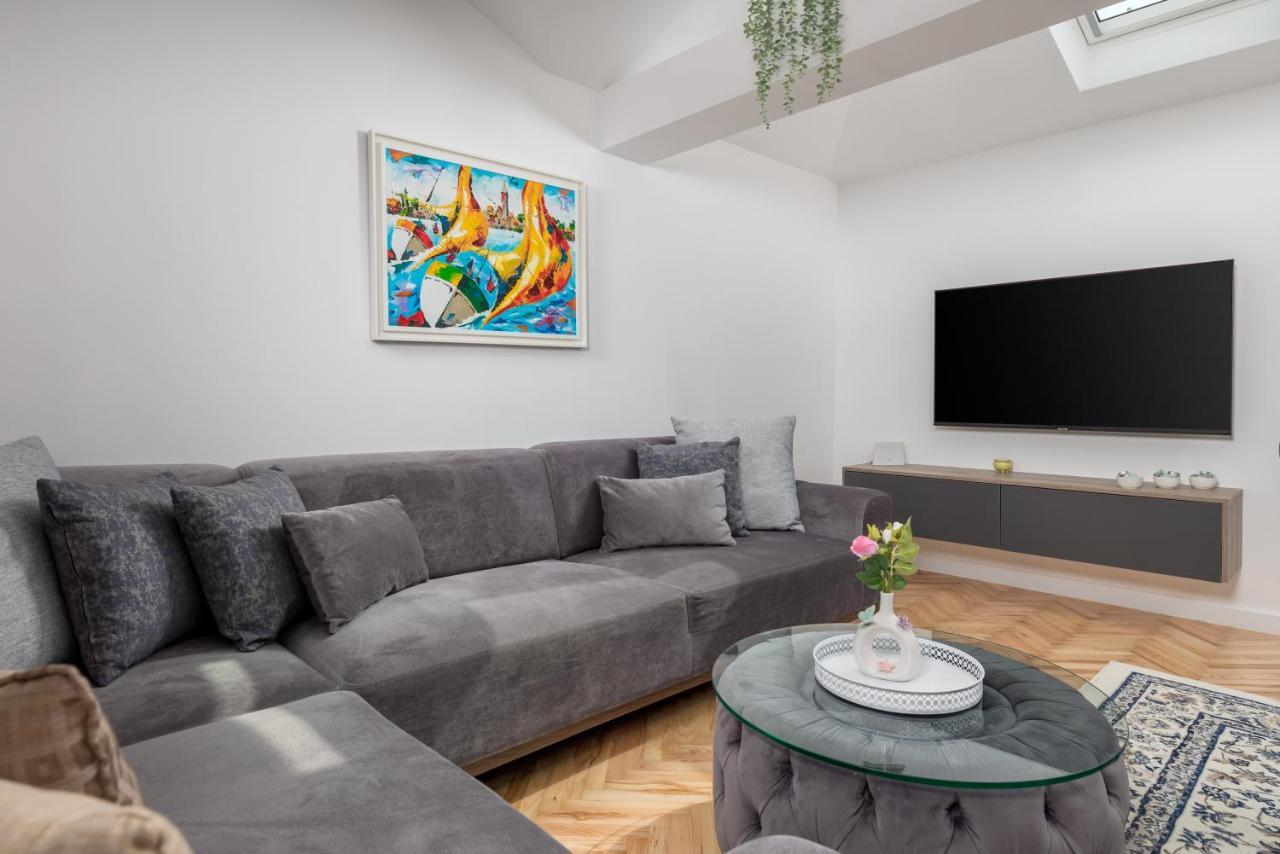 Rosa Apartment *